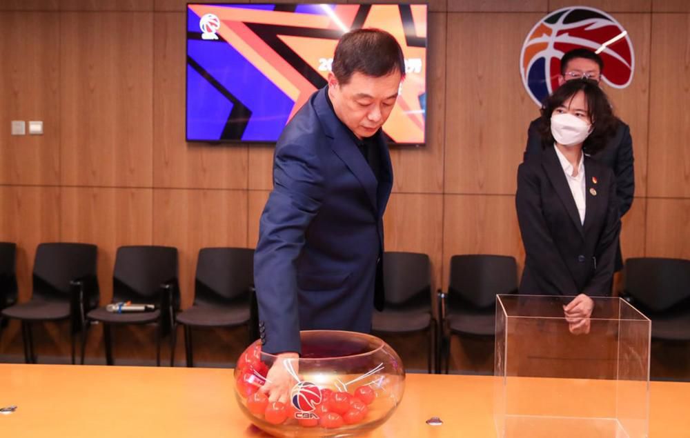 米兰希望在冬季引进一名前锋，并看上了斯图加特前锋吉拉西。